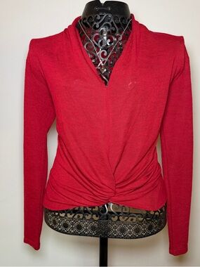 Sanctuary Women's Gorgeous Red Twist-Front Top